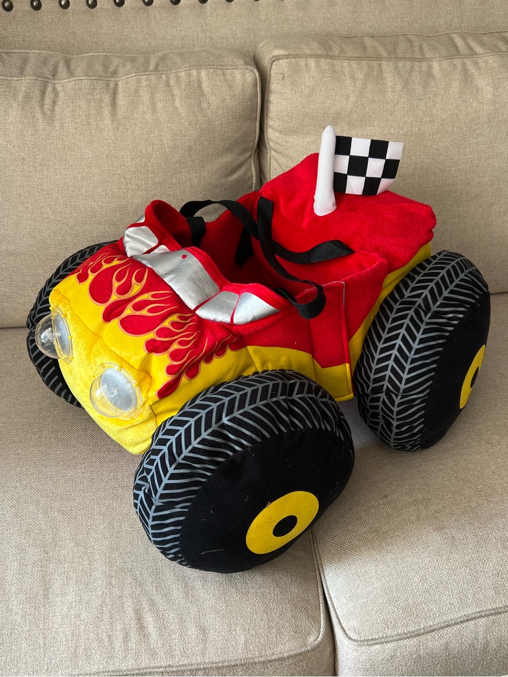 FAO Schwarz Kids 3-7YRS Race Car Halloween Costume – Wearable Plush Car